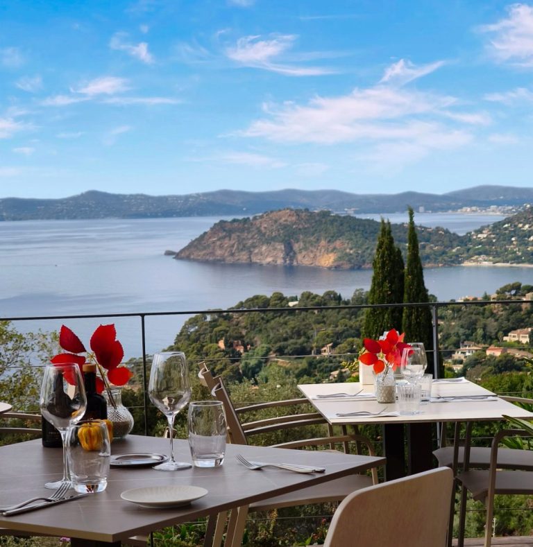 RESTAURANT CAFE L'ENVOL RAYOL CANADEL GOLF DE SAINT TROPEZ